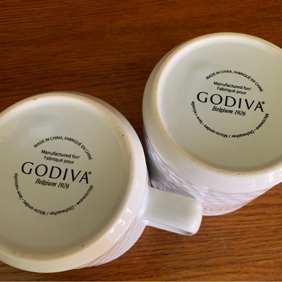 Two Large Godiva Mugs - Picture 5 of 5